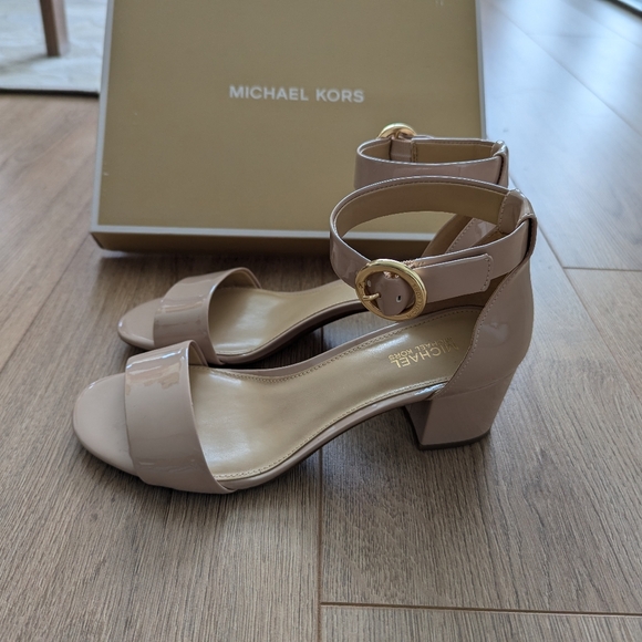 Gorgeous Nude Sandals 6 - Picture 4 of 6